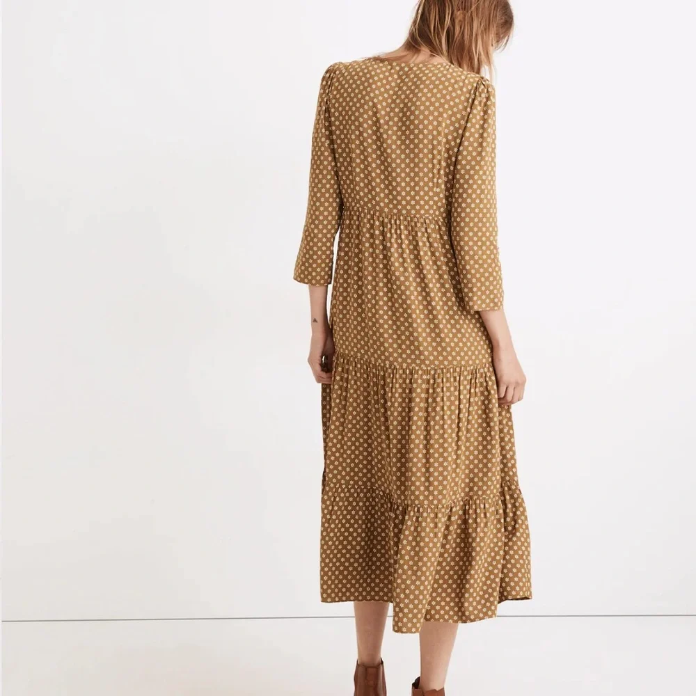 Madewell V-Neck Tiered Button-Front Midi Dress in Daisies Forever - Picture 8 of 10